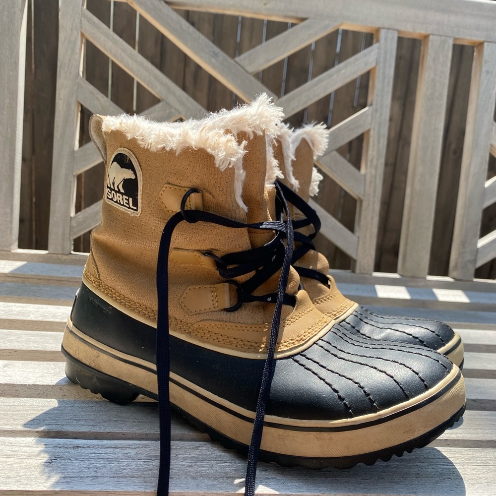 Women’s Sorel winter boot size 9